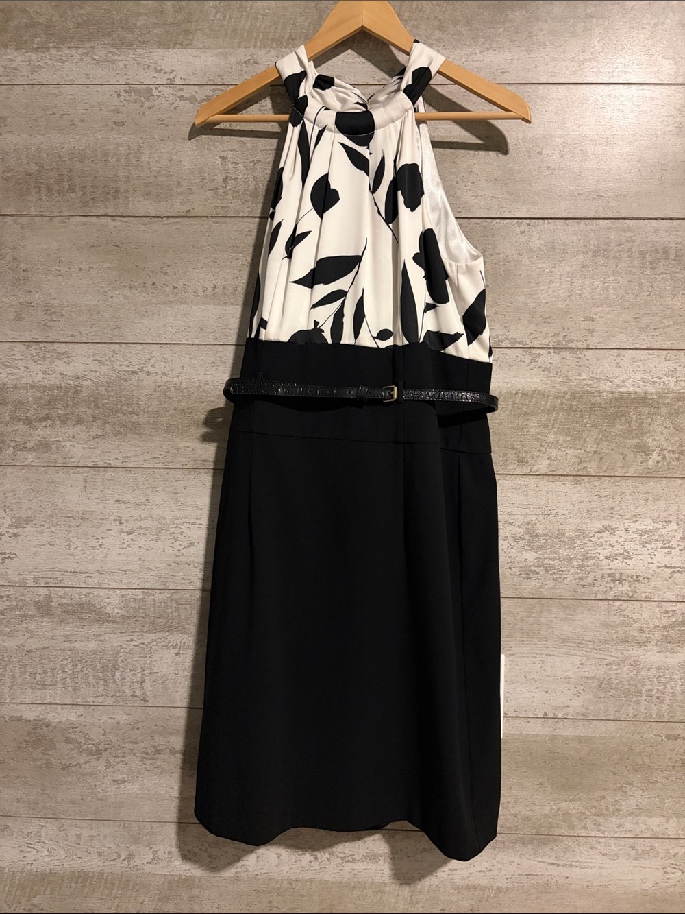 White House Black Market WHBM Sleek Black & White Halter Floral Dress w/Belt